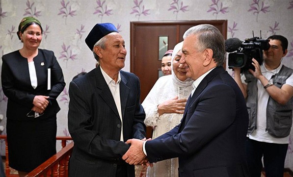 President of Uzbekistan visits the Nukus Mahalla
