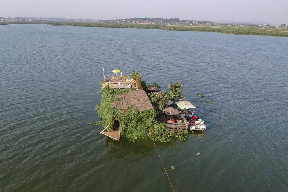 Recycling lake litter, Ugandan makes innovative tourist boat