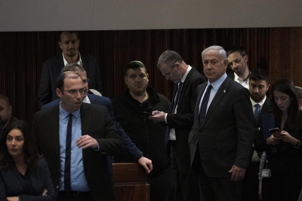 Netanyahu delays judicial overhaul
