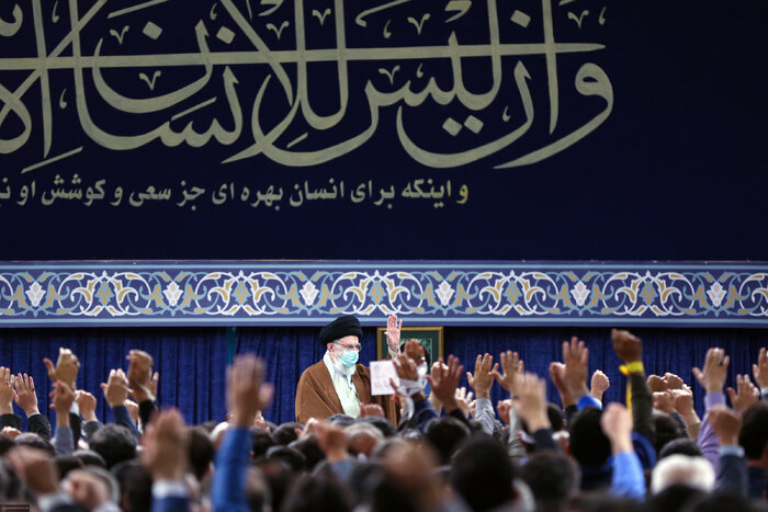 Ayatollah Khamenei says authorities must fight corruption vigorously