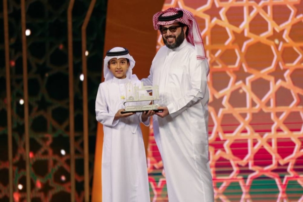Otr Elkalam: British contestant Asad youngest and most gifted talent in toning Adhan