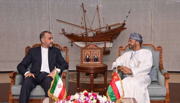Oman, Iran FMs hold session of political talks