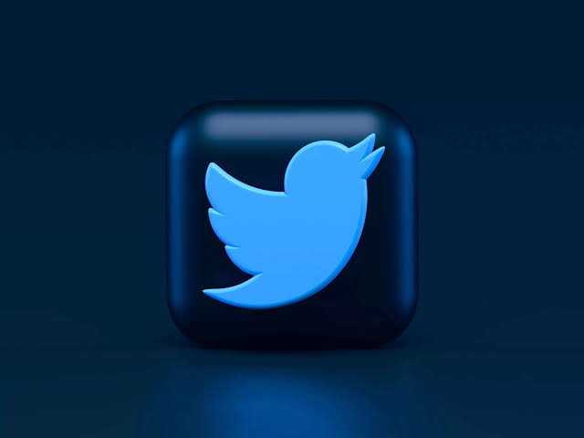 Twitter begins removing blue checks from users who don’t pay