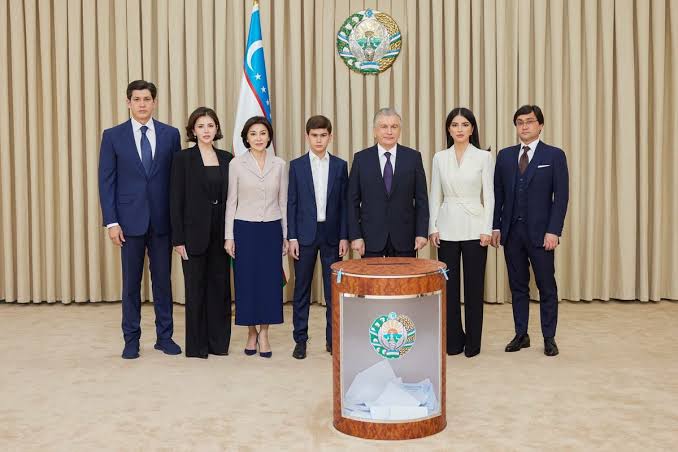 President Shavkat Mirziyoyev visited the precinct No 59 in Tashkent’s Mirzo Ulugbek