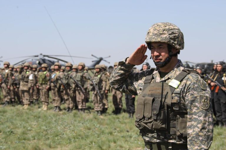 Ground Forces of Kazakhstan Celebrate its 30th Anniversary