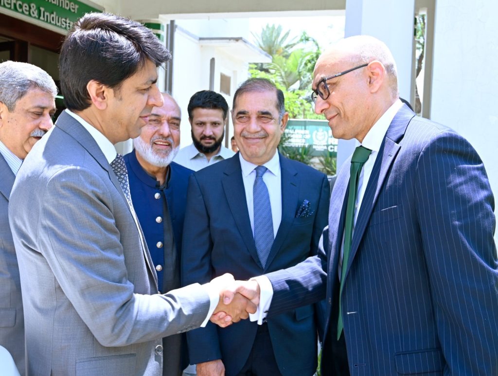 Rawalpindi, The Gulf Observer: Ahmed Haroon, Pakistan Ambassador-designate to Saudi Arabia has urged traders to adopt value addition