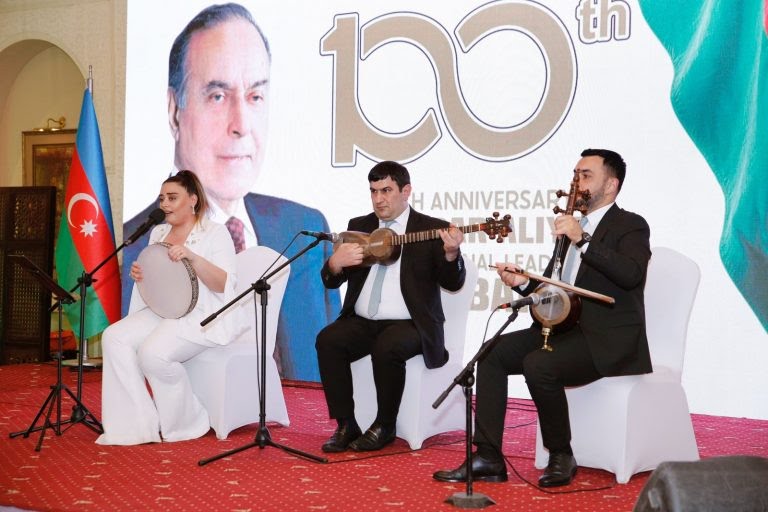 Mugham performance by Azerbaijani singers in Islamabad