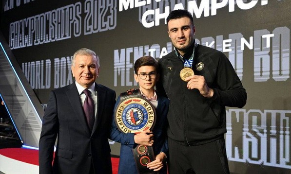 Shavkat Mirziyoyev attends World Boxing Championship finals