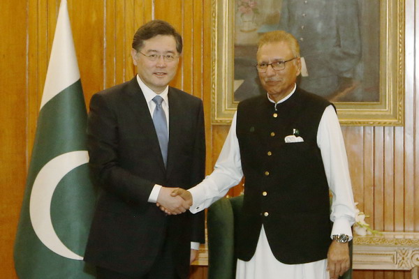 China, Pakistan pledge to consolidate iron-clad friendship