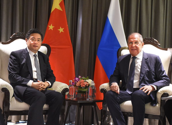 Chinese FM reiterates for peace talk to resolve Ukraine crisis