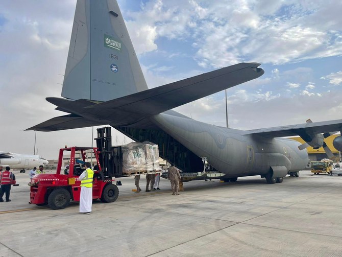 Saudi Arabia operates first relief plane to Sudan