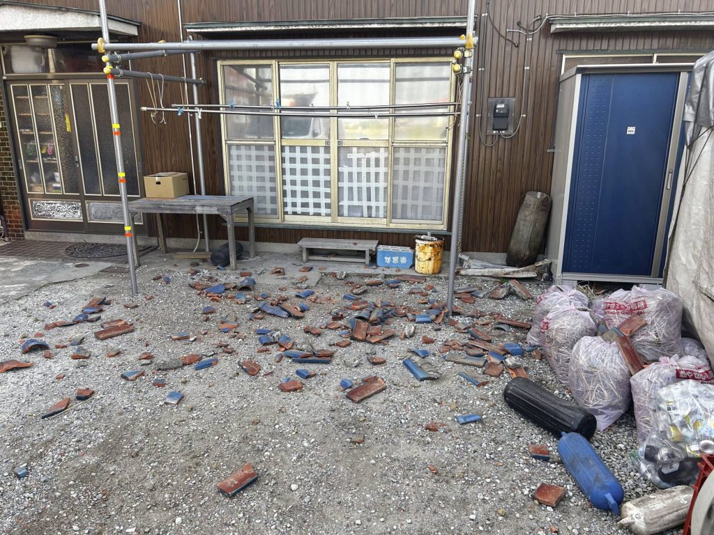 Several injured as magnitude 5.2 quake rattles east Japan