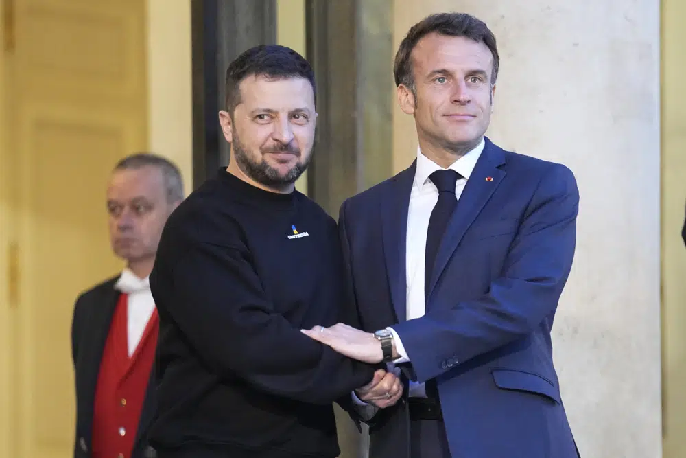 Zelenskyy makes surprise Paris visit to meet Macron