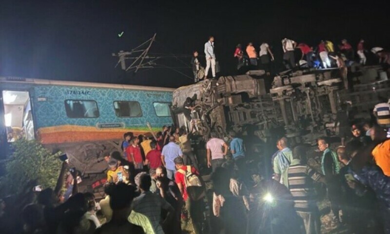 India: At least 50 dead, 300 injured in train collision