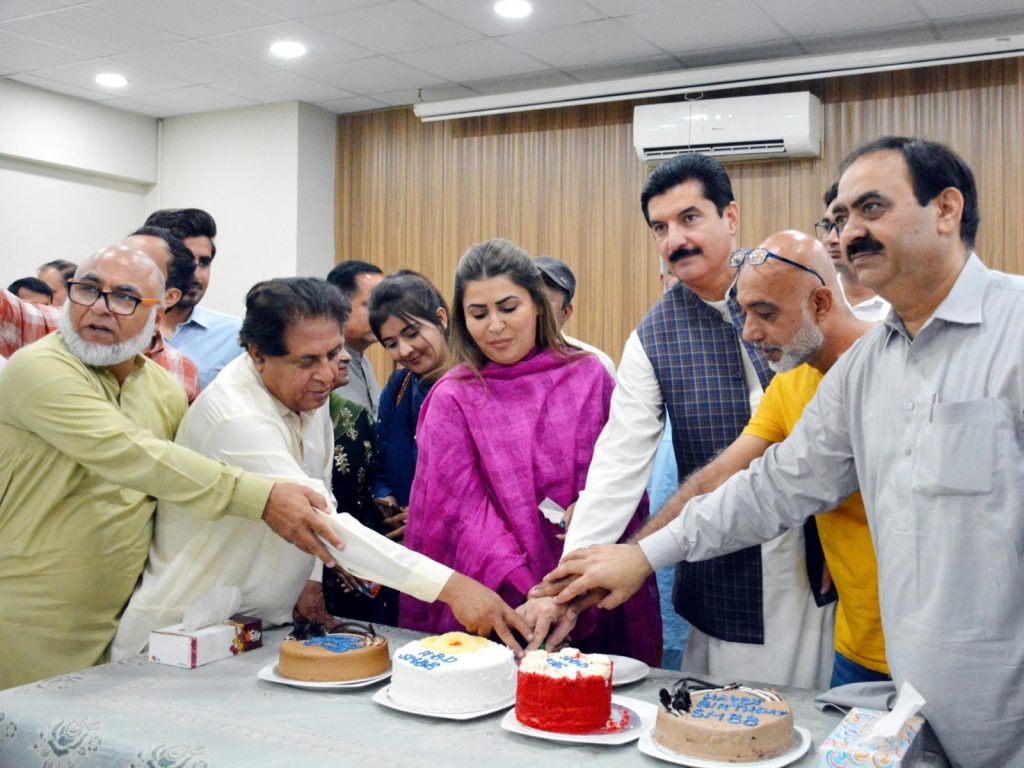 70th Birthday of Benazir Bhutto: Glowing Tributes Paid to Shaheed Leader
