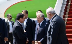 Shavkat Mirziyoyev arrives in Iran