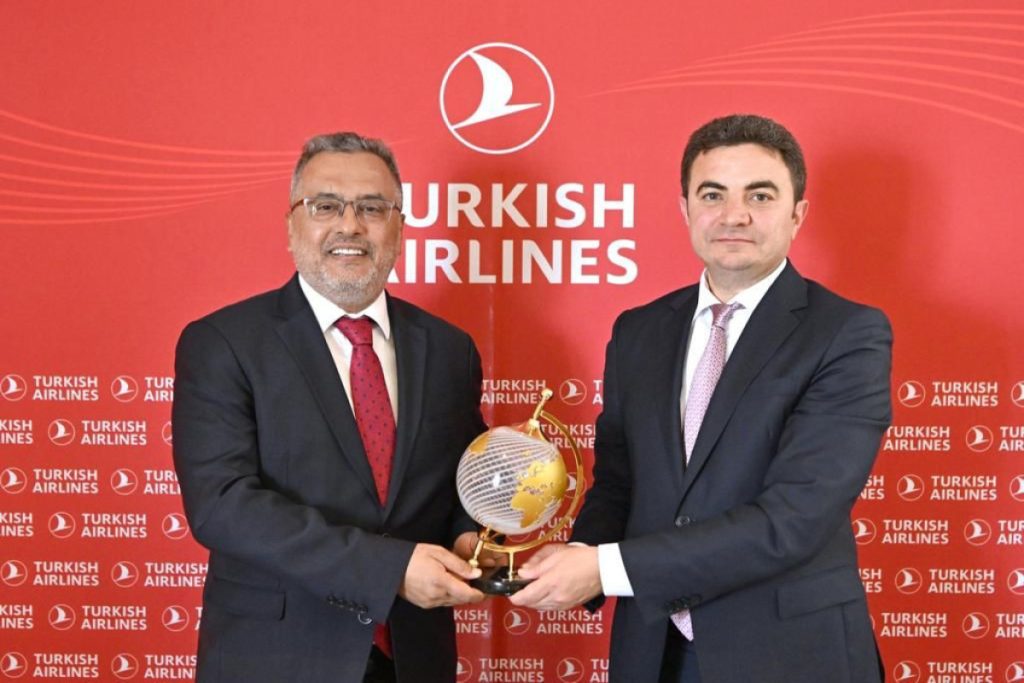 Azerbaijan, Türkiye to further develop air communication
