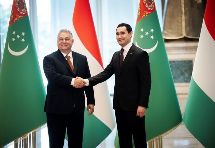 Turkmen-Hungarian talks lead to signing of bilateral documents