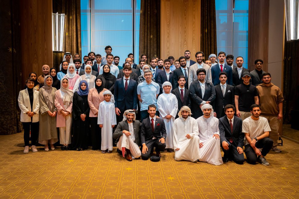 Abdullah bin Zayed meets UAE students in Japan
