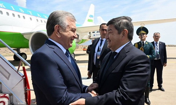 President of Uzbekistan arrives in Cholpon-Ata