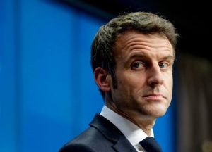 Macron calls crisis meeting after second night of rioting