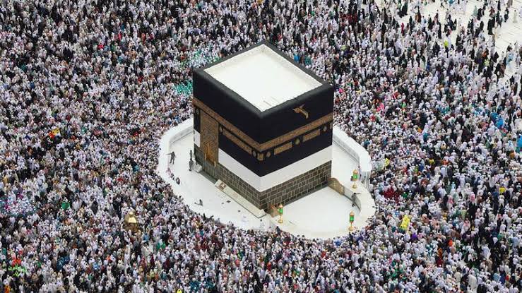 One million pilgrim perform Friday prayers at Grand Mosque
