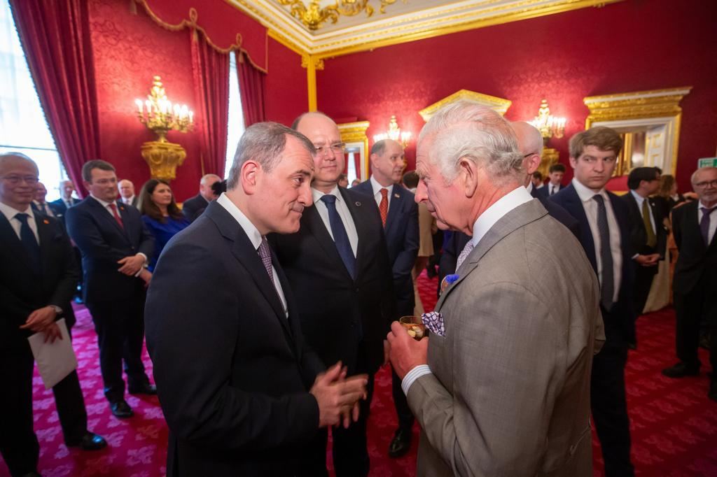 Azerbaijan’s foreign minister meets with King Charles III