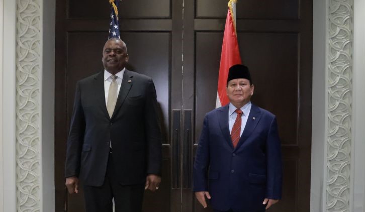 Indonesian Defense minister meets US counterpart in Singapore