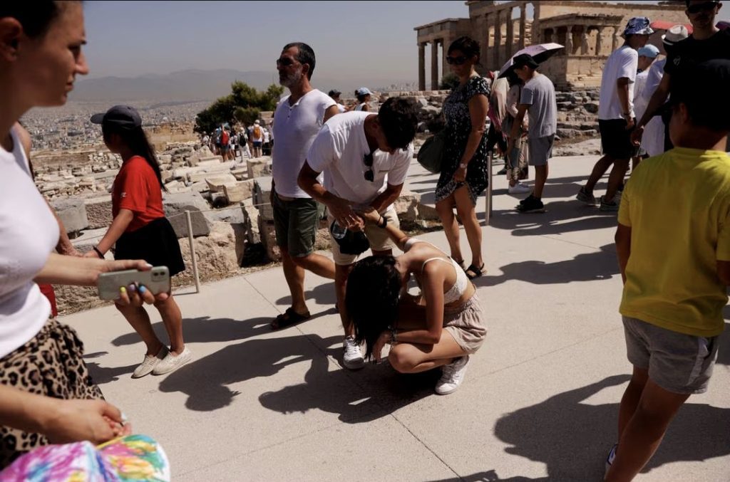 'Heat storm' stretches into southern Europe, health alerts issued