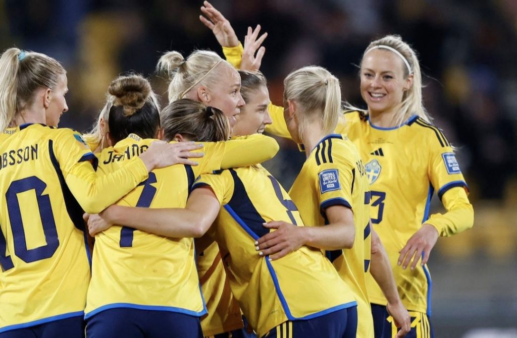 Sweden defeat Italy 5-0