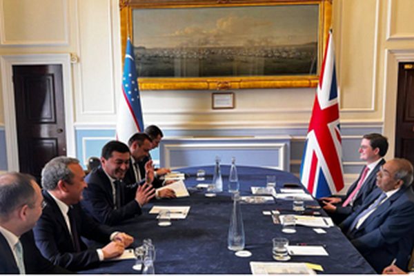 Uzbek FM meets with head of UK’s leading industrial group