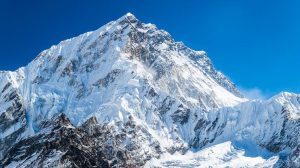 Helicopter with 6 people are missing near Mount Everest