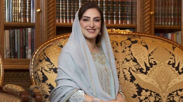 HH 1st Lady of Oman congratulates General Education Diploma students