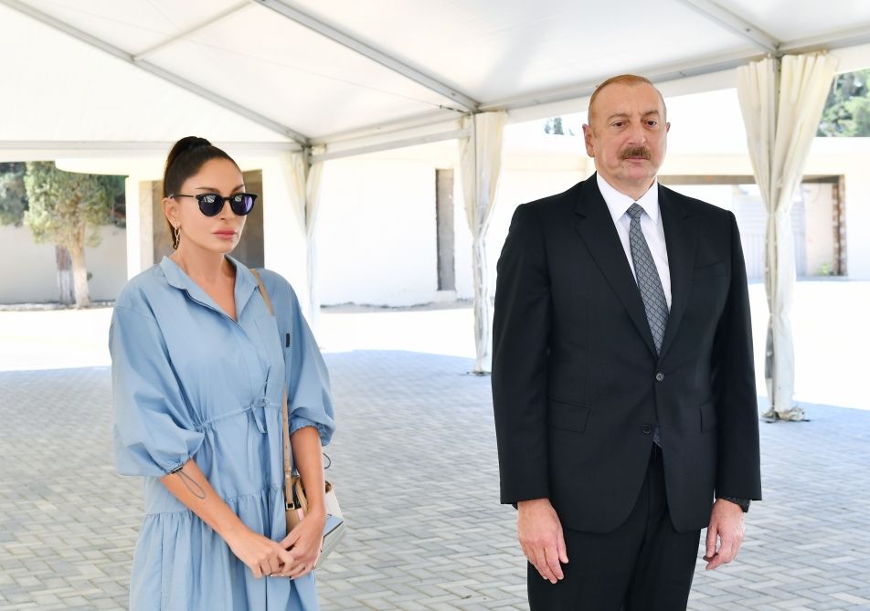 Ilham Aliyev, Mehriban Aliyeva visit Central Botanical Garden of Baku