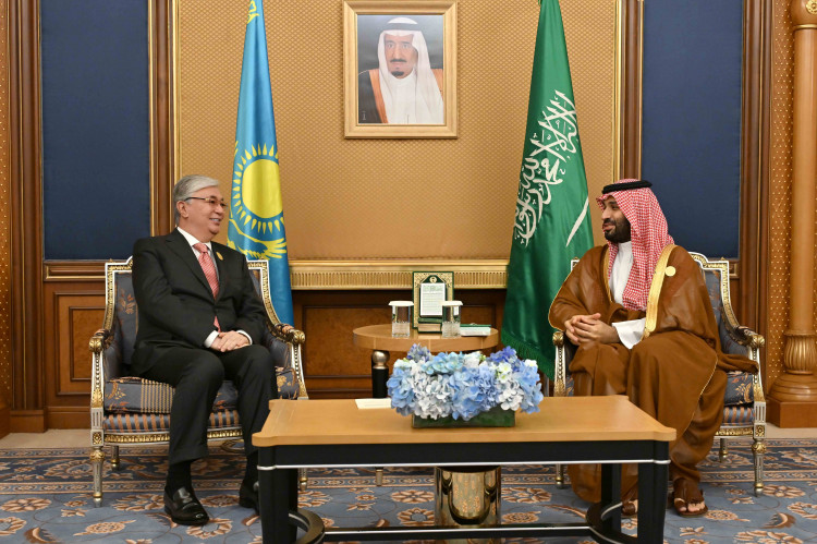 President of Kazakhstan meets with Saudi Crown Prince