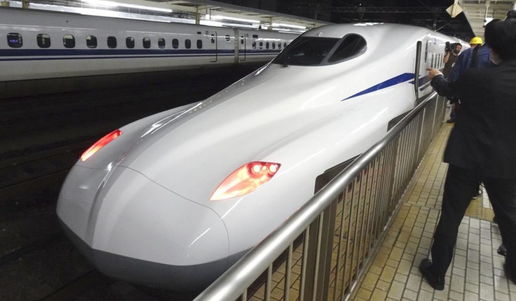 Japan's bullet trains gearing up for automatic driving