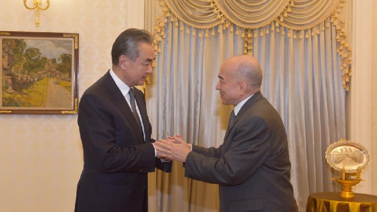 China, Cambodia vow to boost bilateral friendship, cooperation