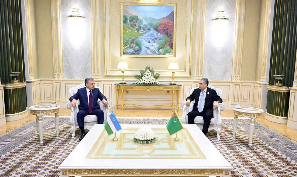 Shavkat Mirziyoyev meets with National Leader of Turkmen people