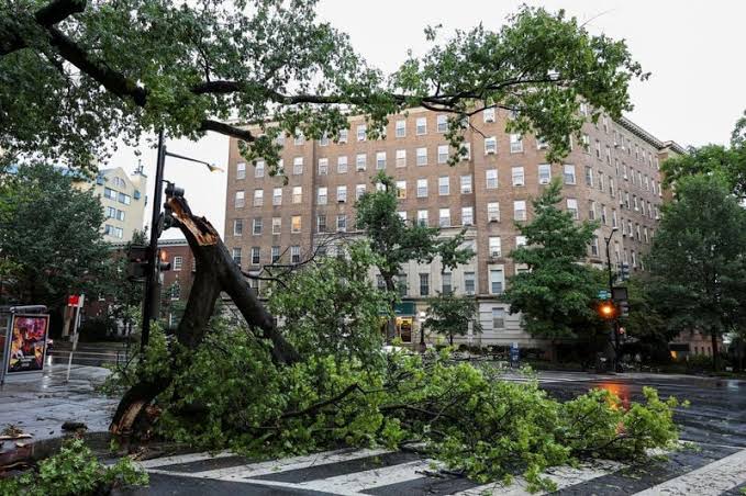 Washington shuts US government offices due to extreme weather
