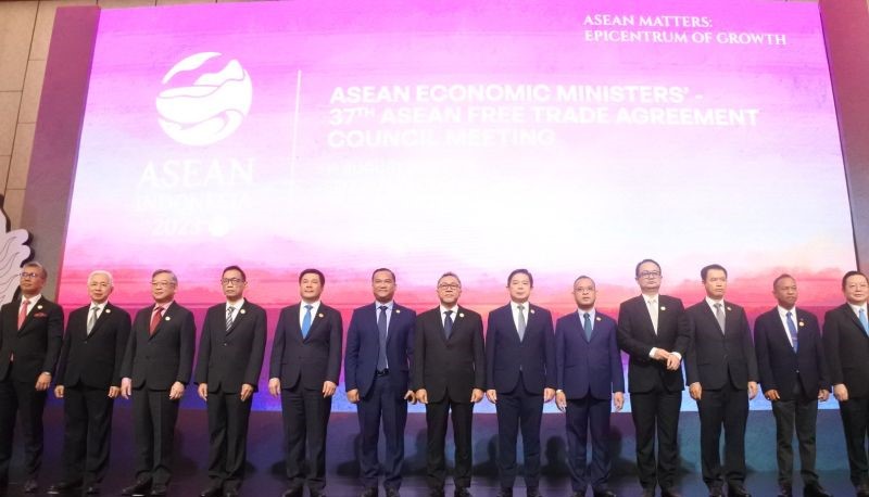 Indonesia calls for ASEAN to strengthen intra-ASEAN trade