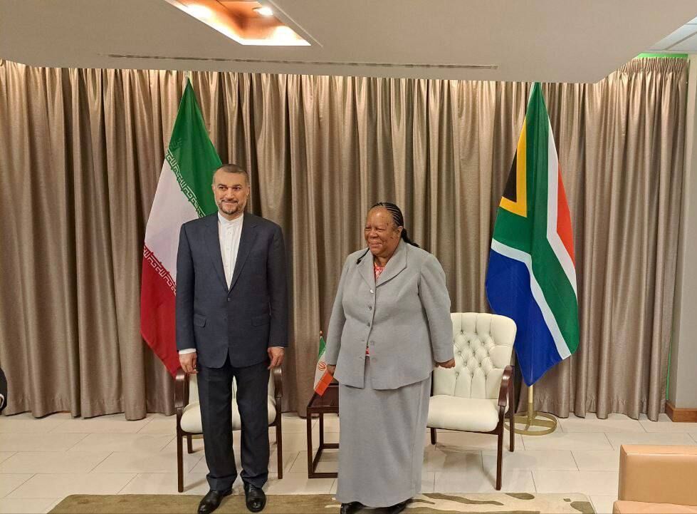 Iranian, South African FMs discuss bilateral and international issues