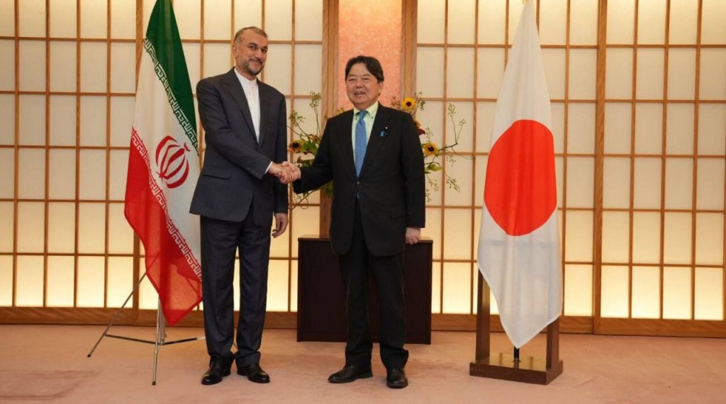 Iranian, Japanese FMs meet in Tokyo