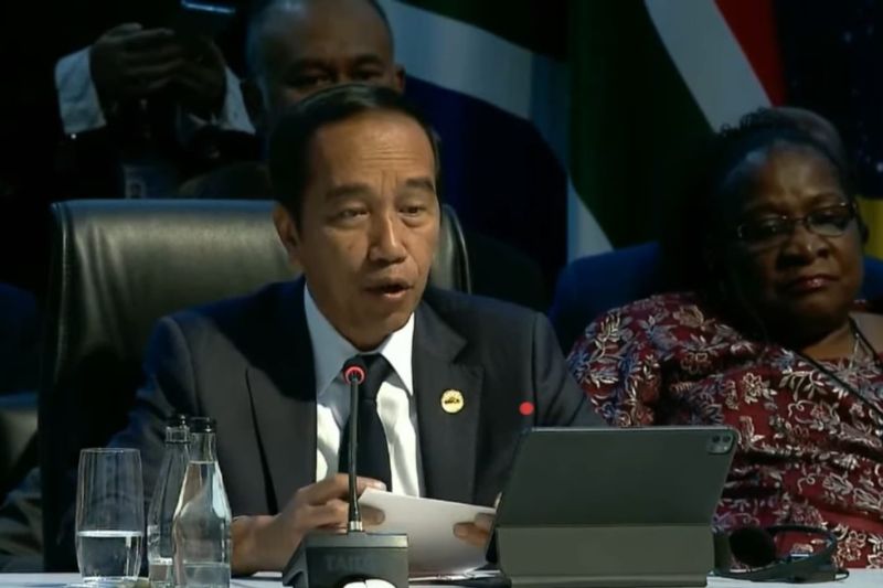 Jokowi underlines need for respect international law at BRICS Summit