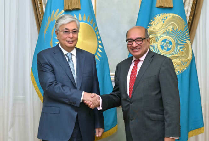 President of Kazakhstan meets with adviser on economic development