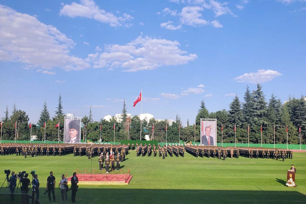 Azerbaijani Defense minister attends Turkish Land Forces Academy graduation ceremony
