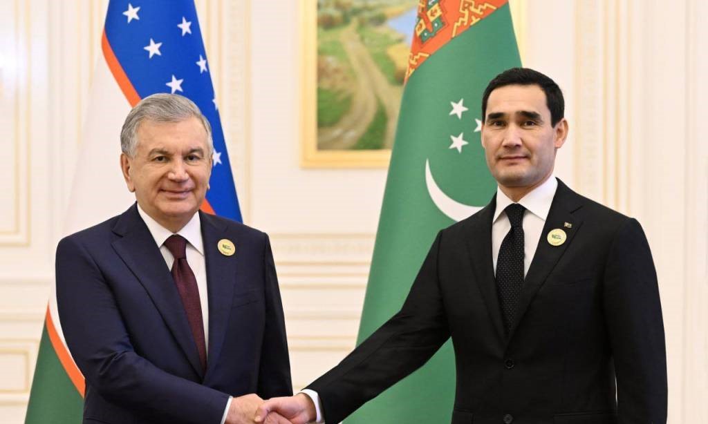 President of Uzbekistan holds talks with Turkmen President