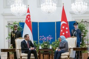 President of Singapore meets Qatari PM