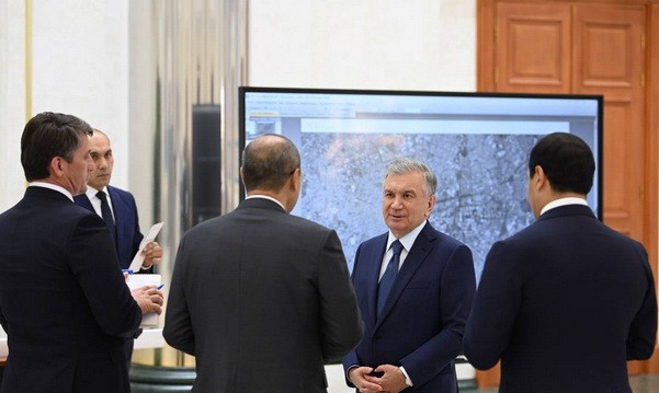 Shavkat Mirziyoyev receives information on construction projects in Tashkent