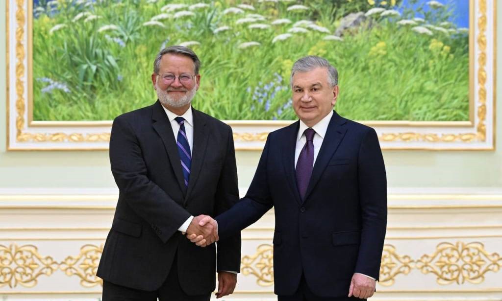 Shavkat Mirziyoyev receives Chairman of U.S. Senate Homeland Security
