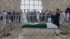 Iranian FM visits tomb of Muhammad Ali Jinnah in Karachi, Pakistan